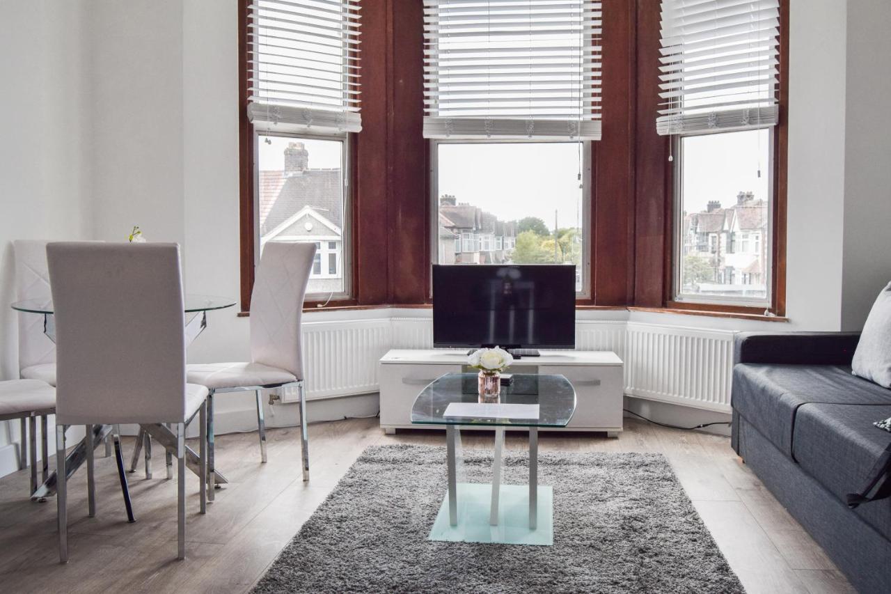 มอร์แลนด์เฮาส์, ฮอร์นเชิร์ช Apartment ลอนดอน ภายนอก รูปภาพ