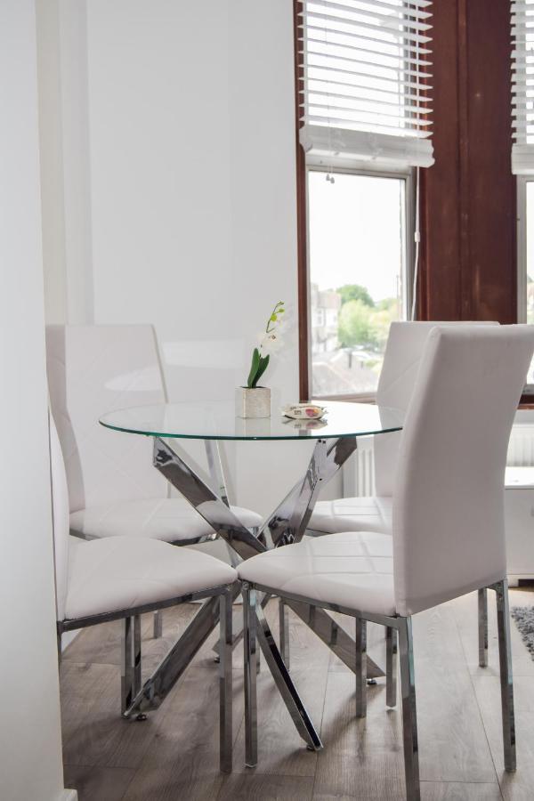 มอร์แลนด์เฮาส์, ฮอร์นเชิร์ช Apartment ลอนดอน ภายนอก รูปภาพ